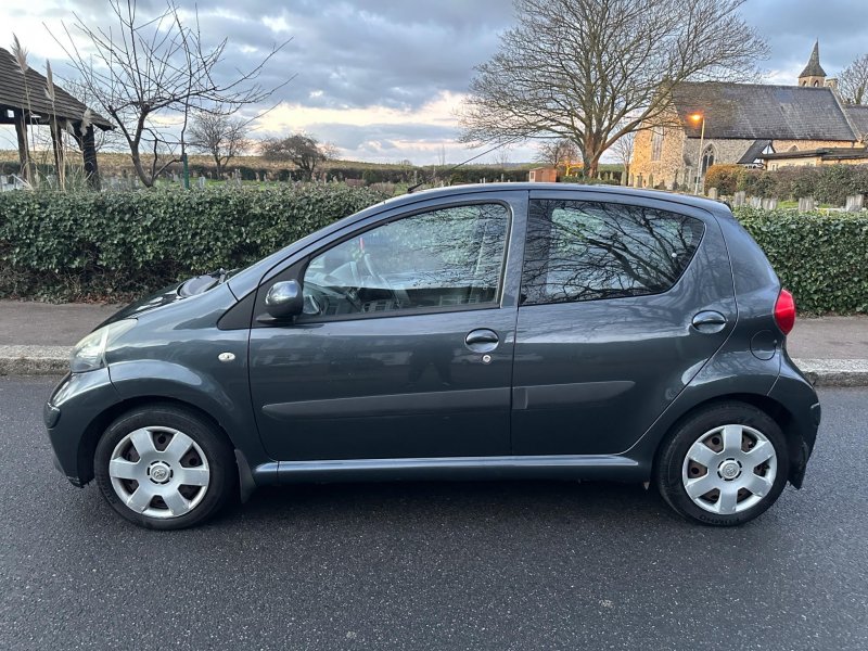 TOYOTA AYGO