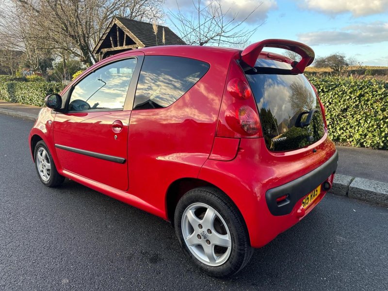 PEUGEOT 107