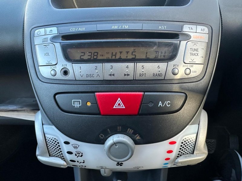 PEUGEOT 107