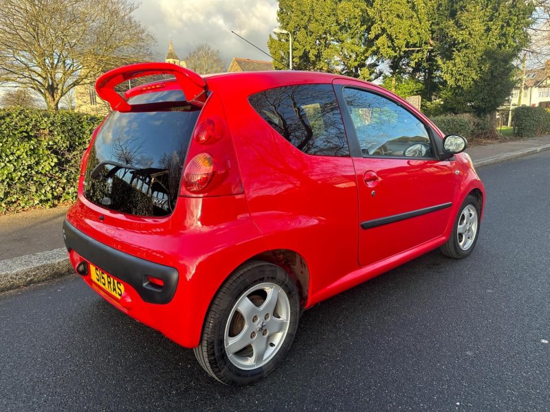 PEUGEOT 107