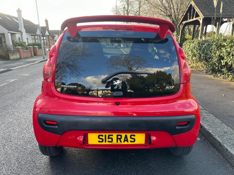 PEUGEOT 107