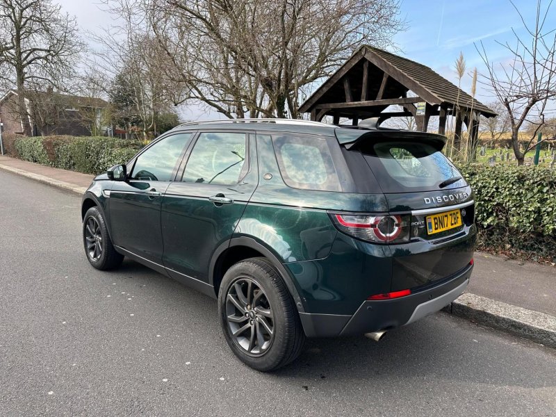 View LAND ROVER DISCOVERY SPORT 2.0 TD4 HSE Luxury Auto 4WD Euro 6 (s/s) 5dr