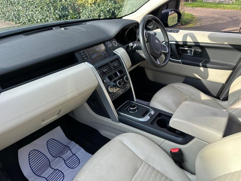 LAND ROVER DISCOVERY SPORT