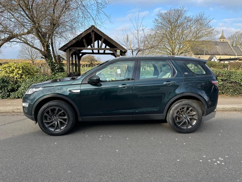 View LAND ROVER DISCOVERY SPORT 2.0 TD4 HSE Luxury Auto 4WD Euro 6 (s/s) 5dr