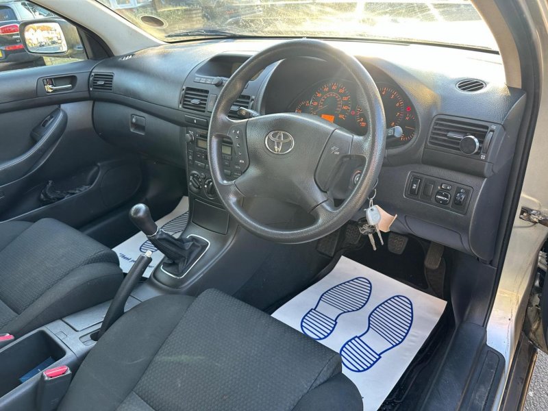 TOYOTA AVENSIS