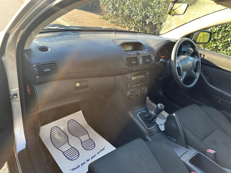 TOYOTA AVENSIS