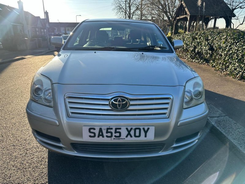 TOYOTA AVENSIS