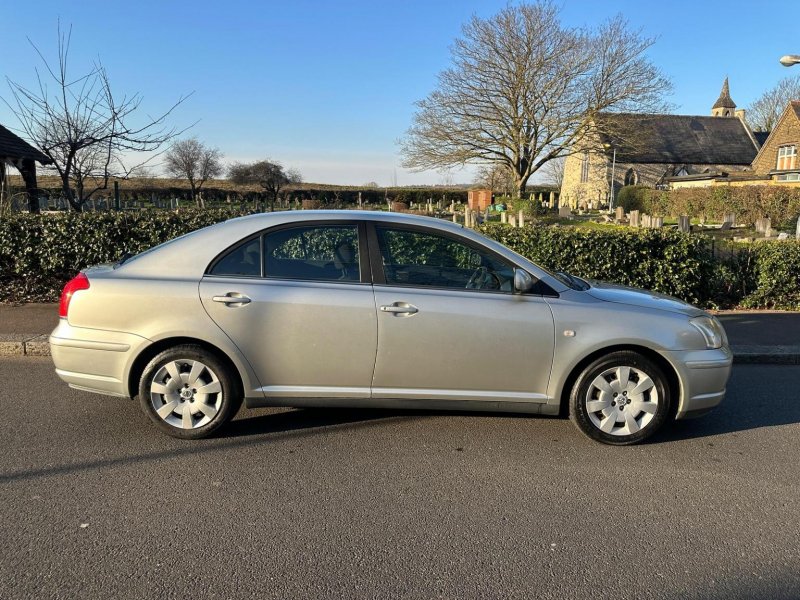 View TOYOTA AVENSIS 1.8 VVT-i Colour Collection 5dr