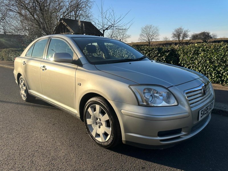 TOYOTA AVENSIS