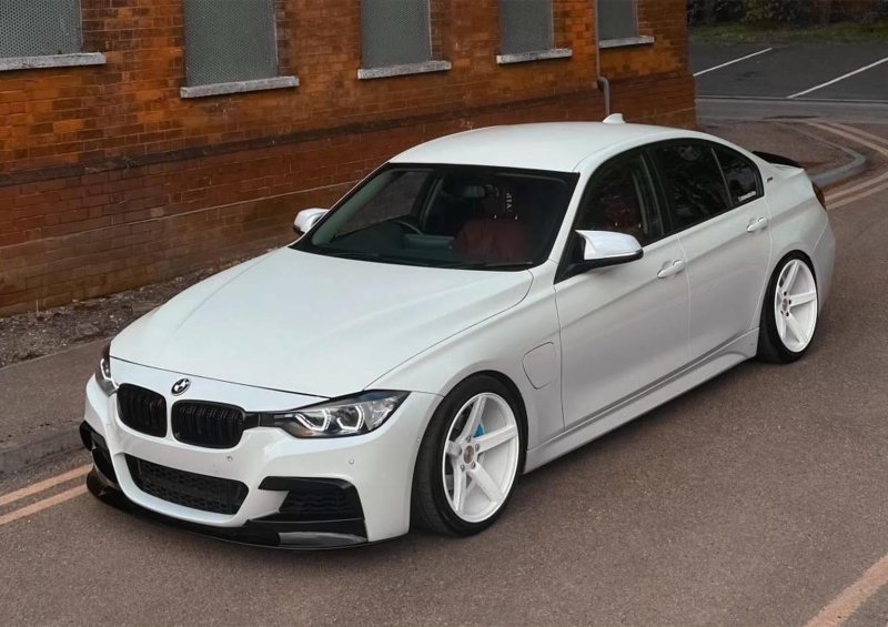 BMW 3 SERIES