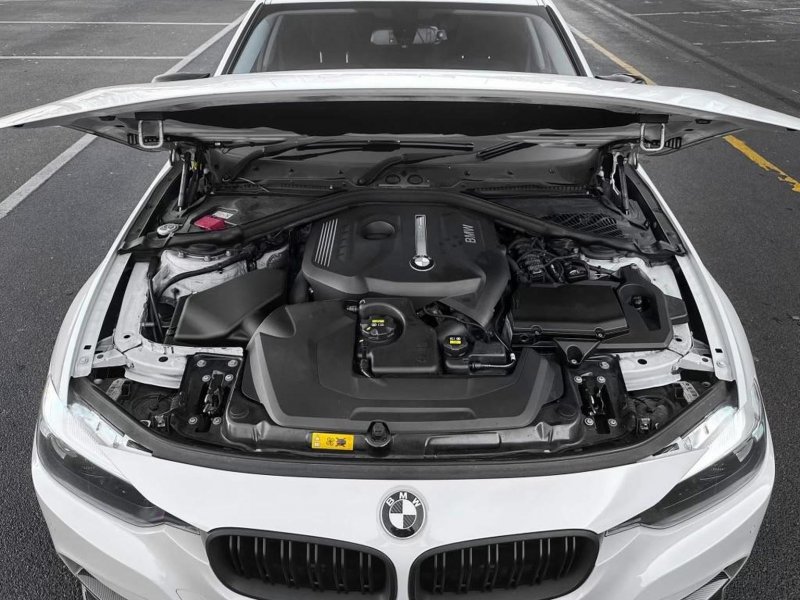 BMW 3 SERIES