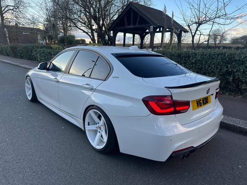 BMW 3 SERIES