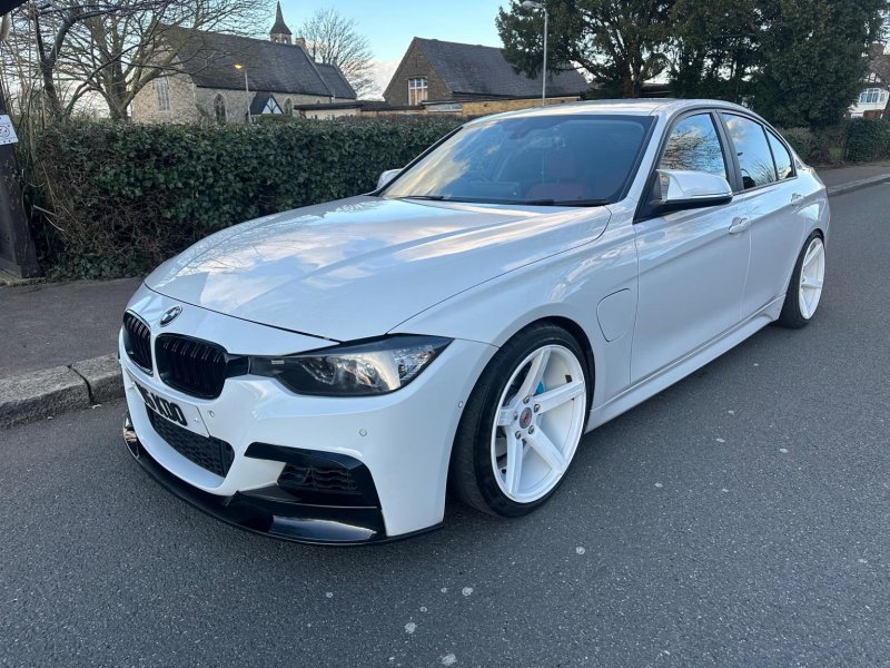 BMW 3 SERIES