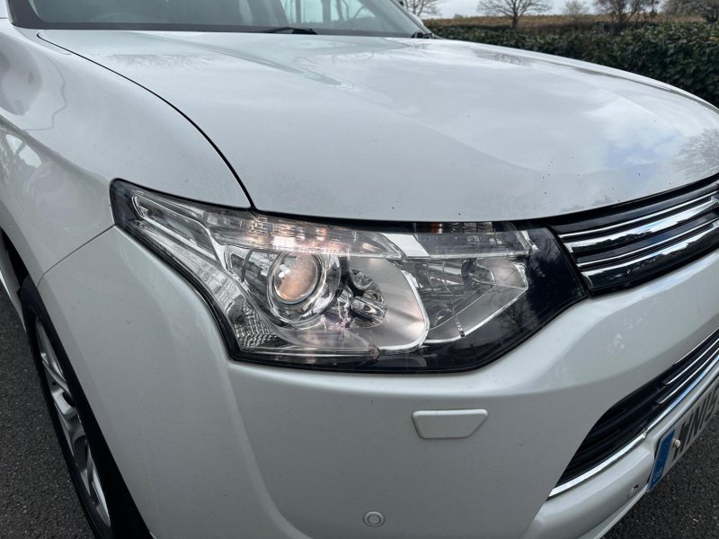 MITSUBISHI OUTLANDER