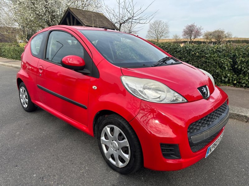 PEUGEOT 107