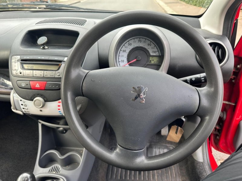 PEUGEOT 107