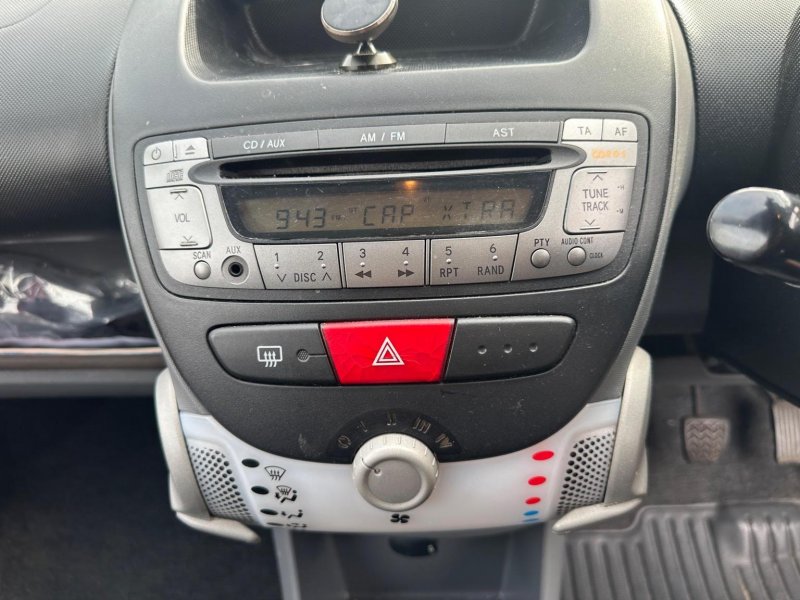 PEUGEOT 107