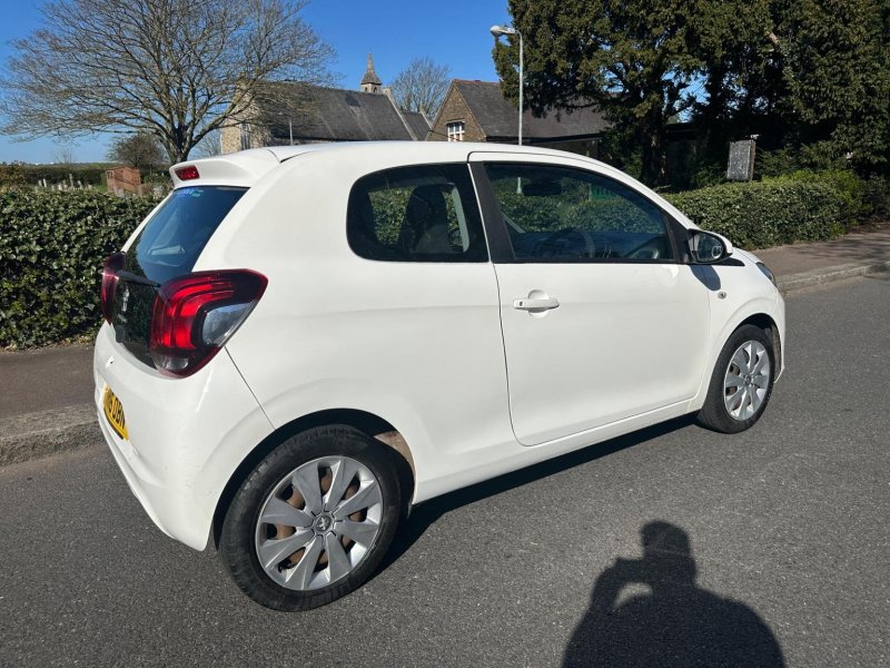 PEUGEOT 108