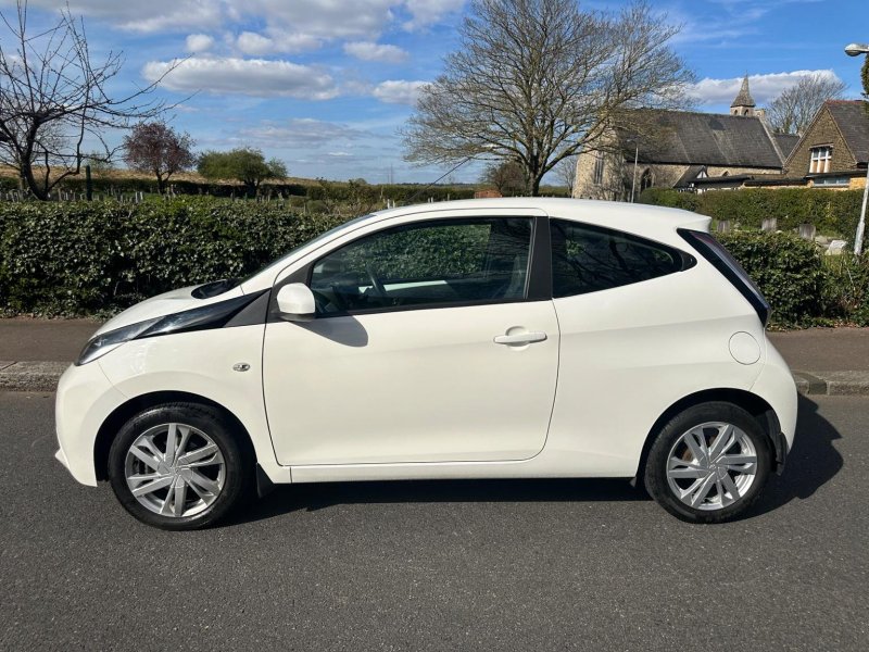 TOYOTA AYGO