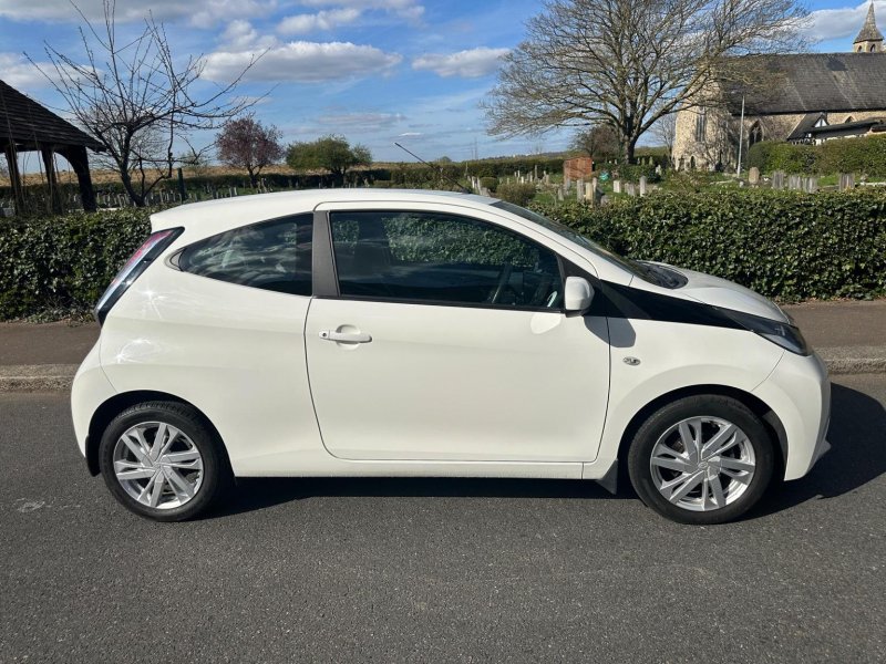 View TOYOTA AYGO 1.0 VVT-i x-pression Euro 5 3dr Euro 5