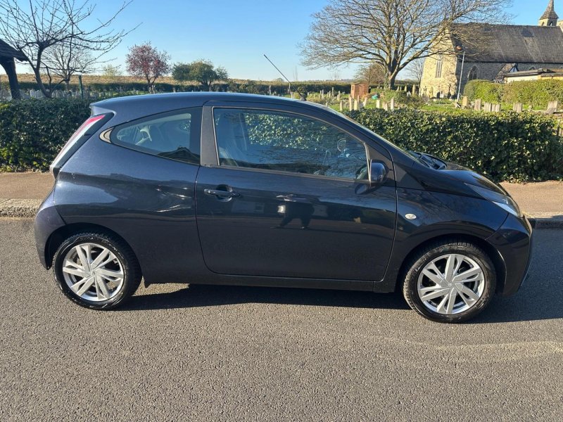 View TOYOTA AYGO 1.0 VVT-i x-pression Euro 5 3dr Euro 5