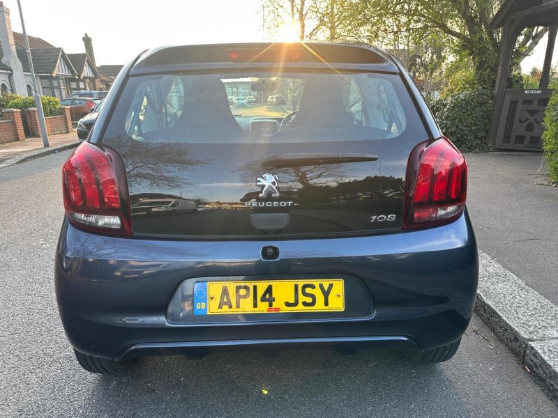 PEUGEOT 108