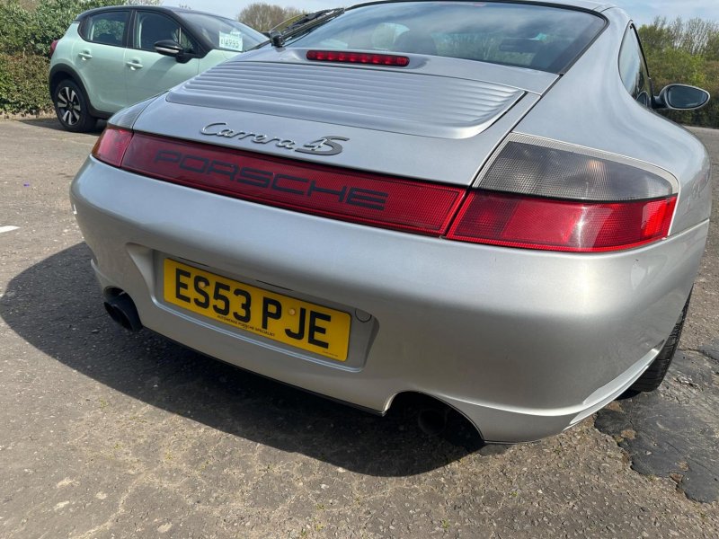 PORSCHE 911