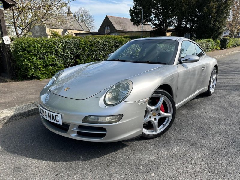 PORSCHE 911