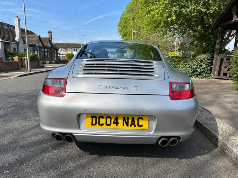 PORSCHE 911