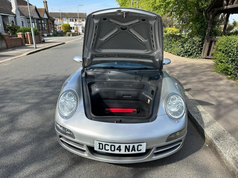 PORSCHE 911