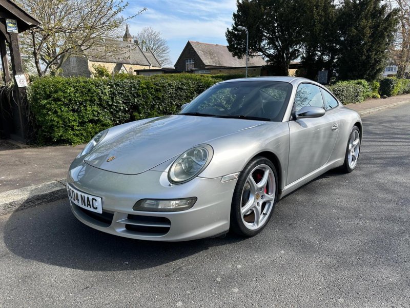 PORSCHE 911
