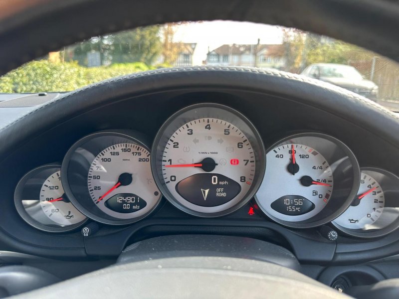 PORSCHE 911
