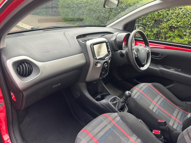 PEUGEOT 108