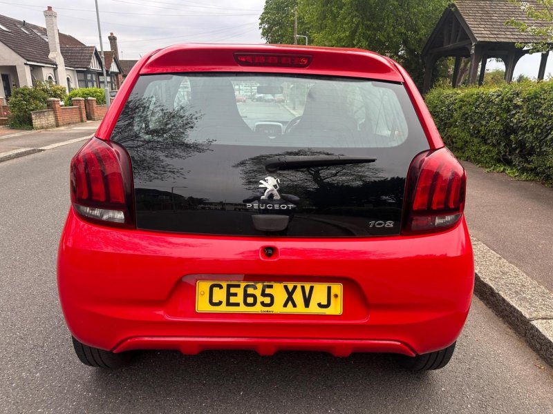 PEUGEOT 108