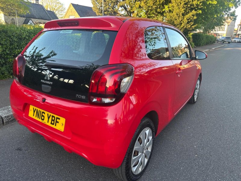 PEUGEOT 108