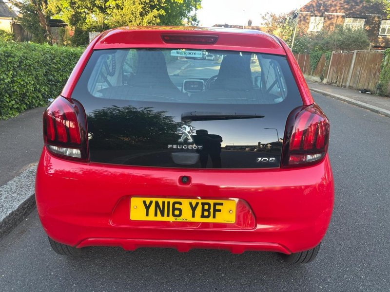 PEUGEOT 108