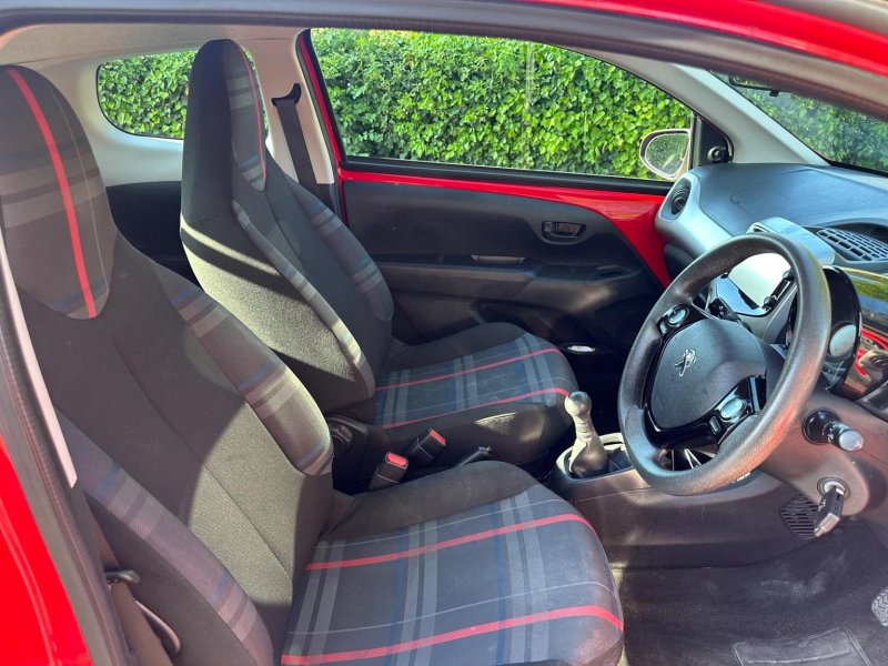PEUGEOT 108