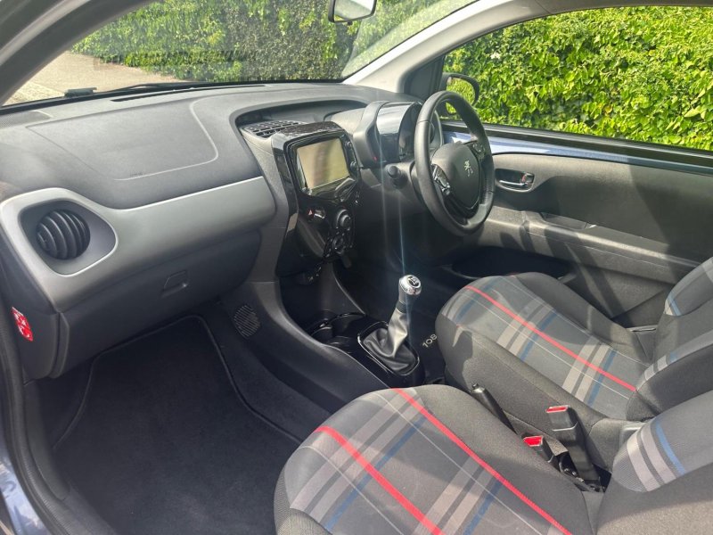 PEUGEOT 108