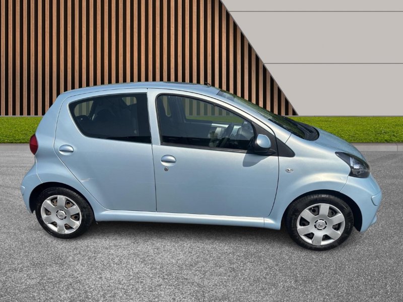 View TOYOTA AYGO 1.0 VVT-i + Euro 4 5dr