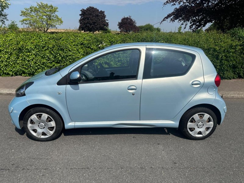 TOYOTA AYGO