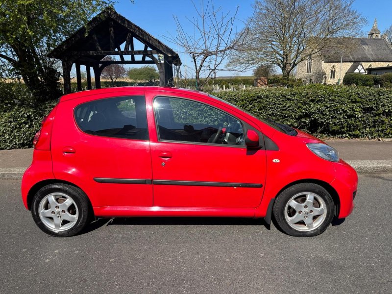 View PEUGEOT 107 1.0 12V Verve Euro 4 5dr