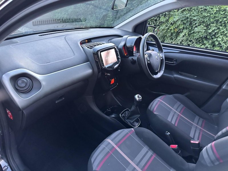 PEUGEOT 108