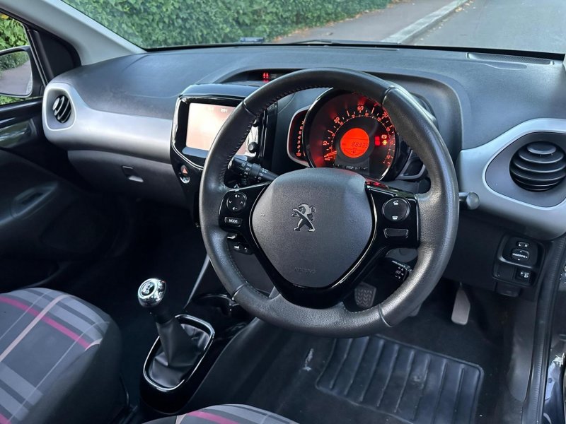 PEUGEOT 108