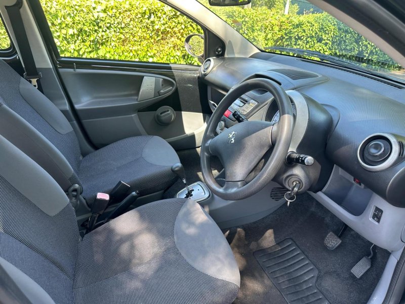 PEUGEOT 107
