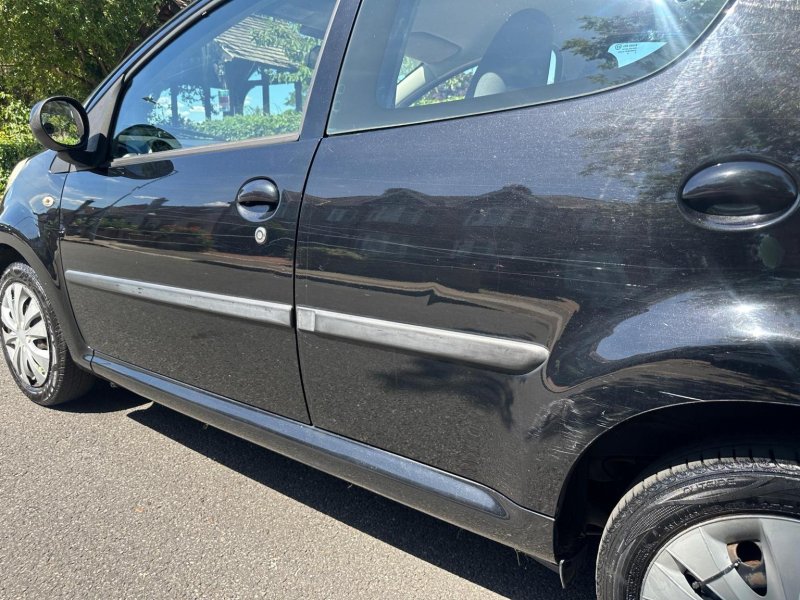 PEUGEOT 107