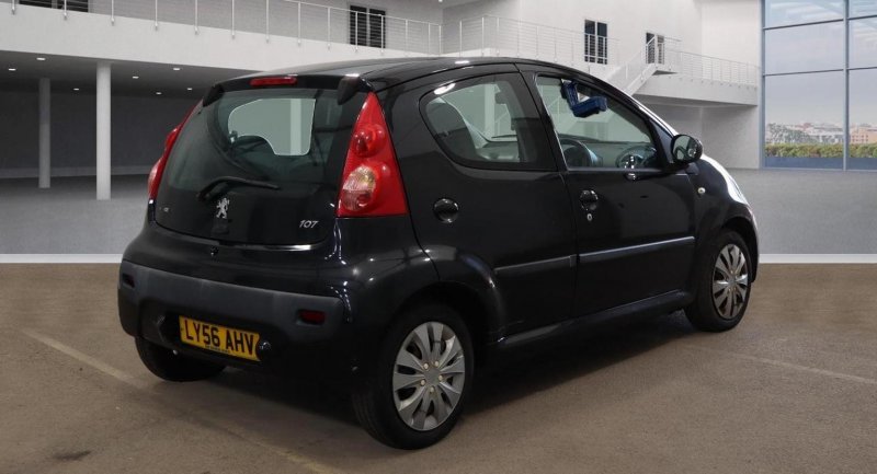 PEUGEOT 107