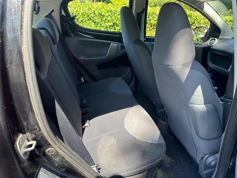 PEUGEOT 107