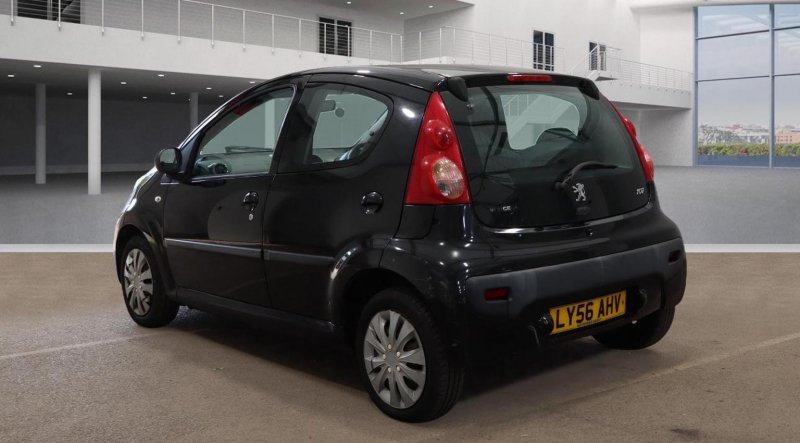 PEUGEOT 107