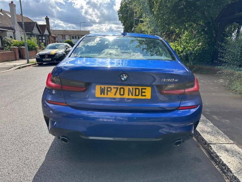 BMW 3 SERIES