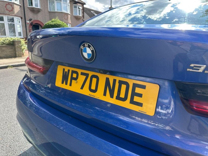 BMW 3 SERIES